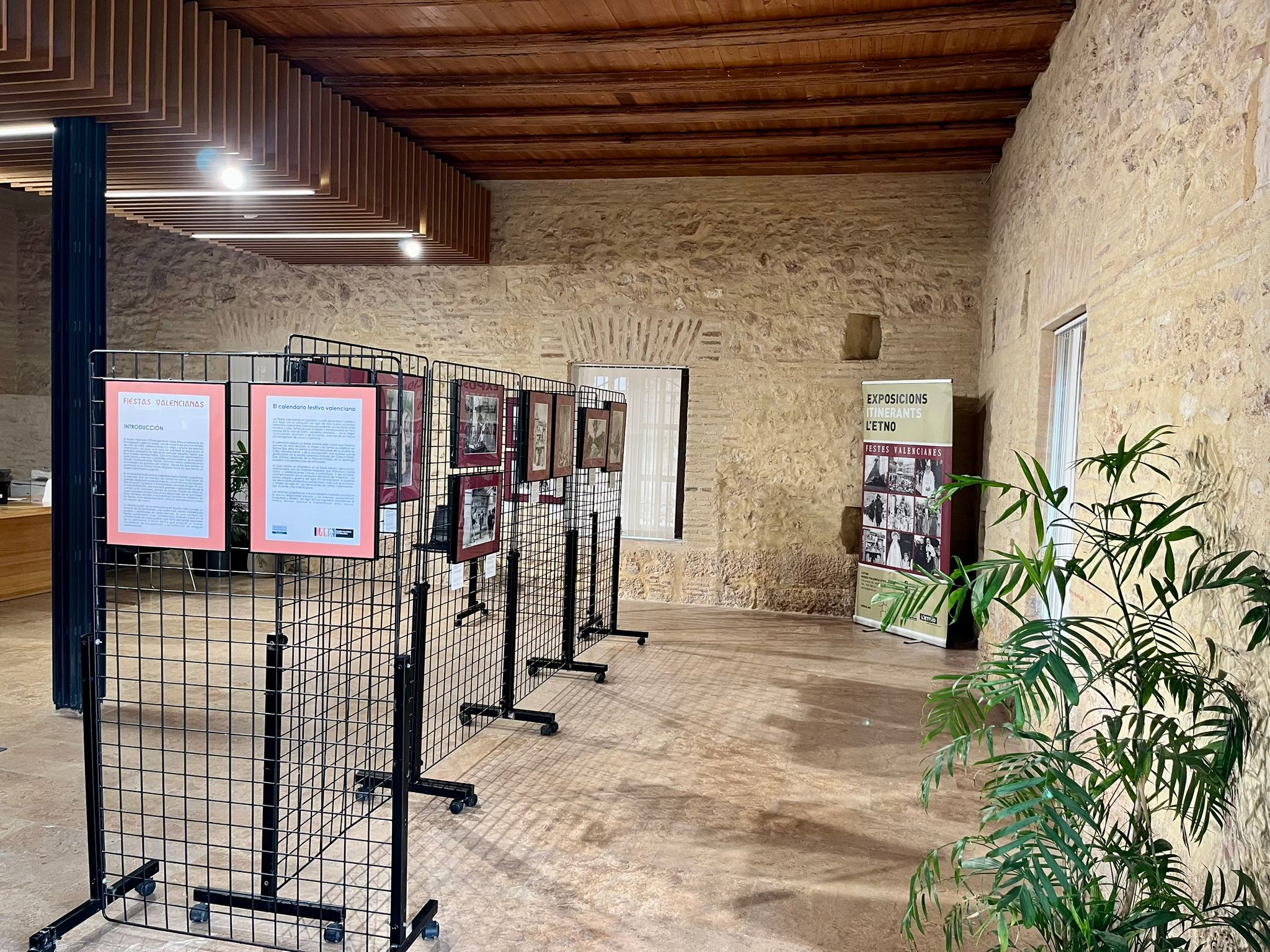 Montaje Exposición "Fiestas valencianas"